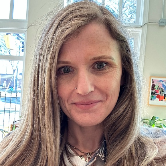 Meet your Posher, April - Picture 1 of 1